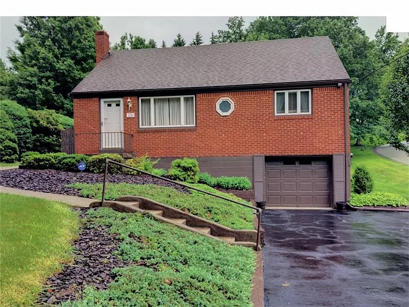 124 Oakhurst Rd photo 1