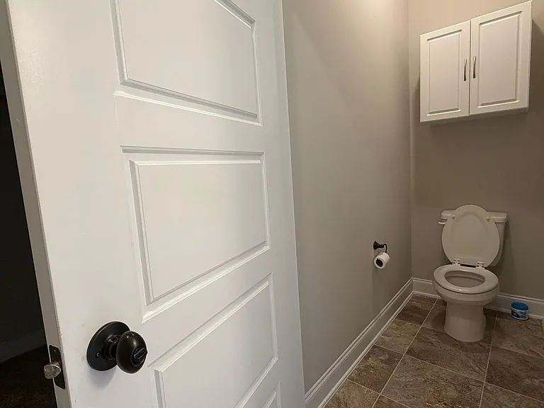 1008 Swan Ct — Photo 11
