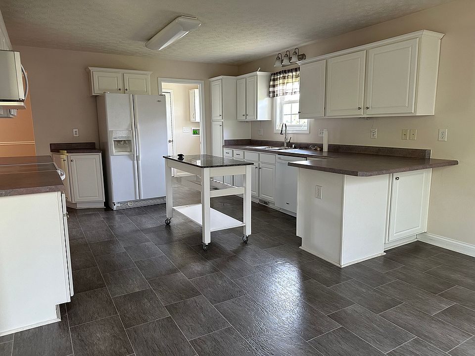 2nd image of 1503 Grinstead Dr