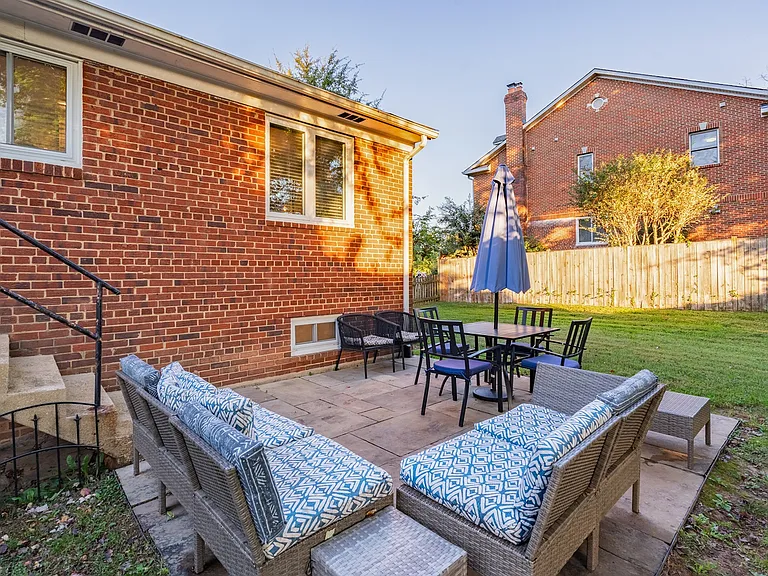 7200 Carol Ln — Photo 25