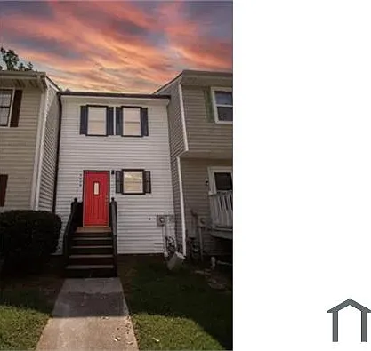3 bed, 1155 sqft, $1,850 — Photo 2