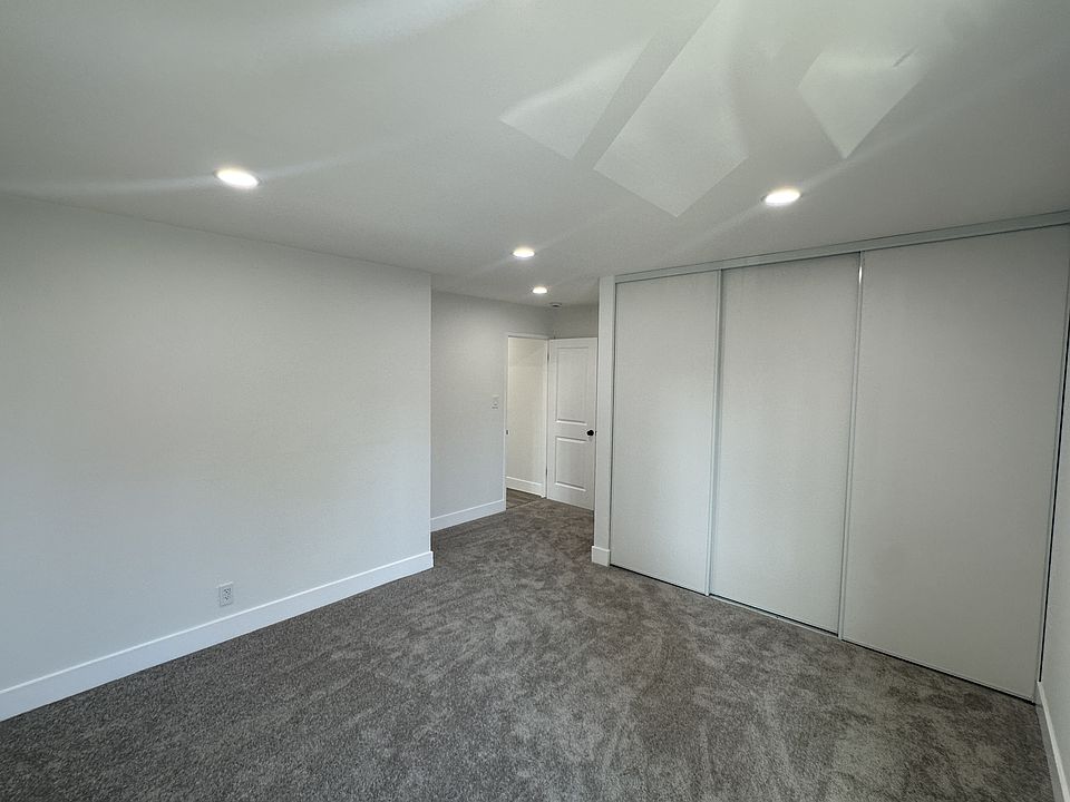 Building Photo 5