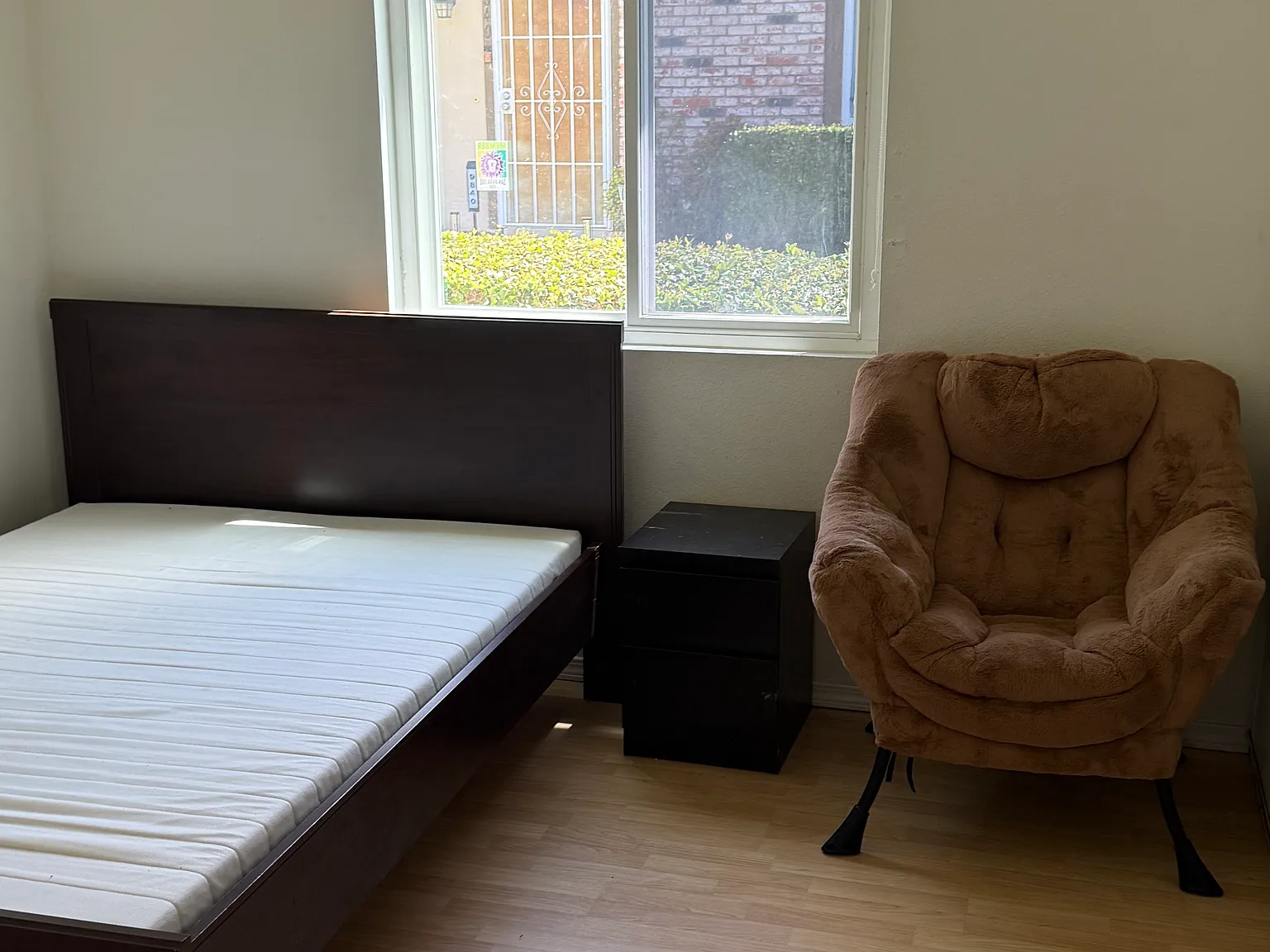 3 bed, 1170 sqft, $1,000 — Photo 2