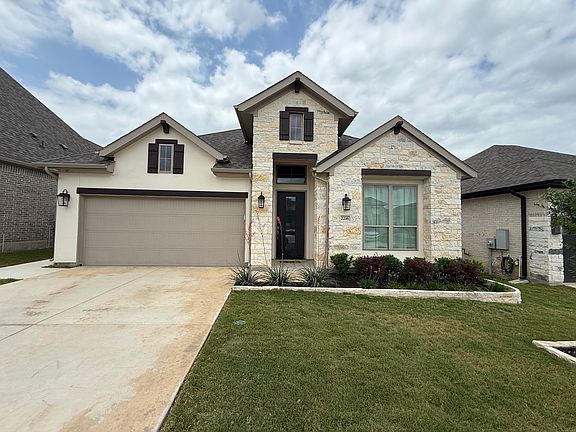 2nd image of 2216 Prado Dr