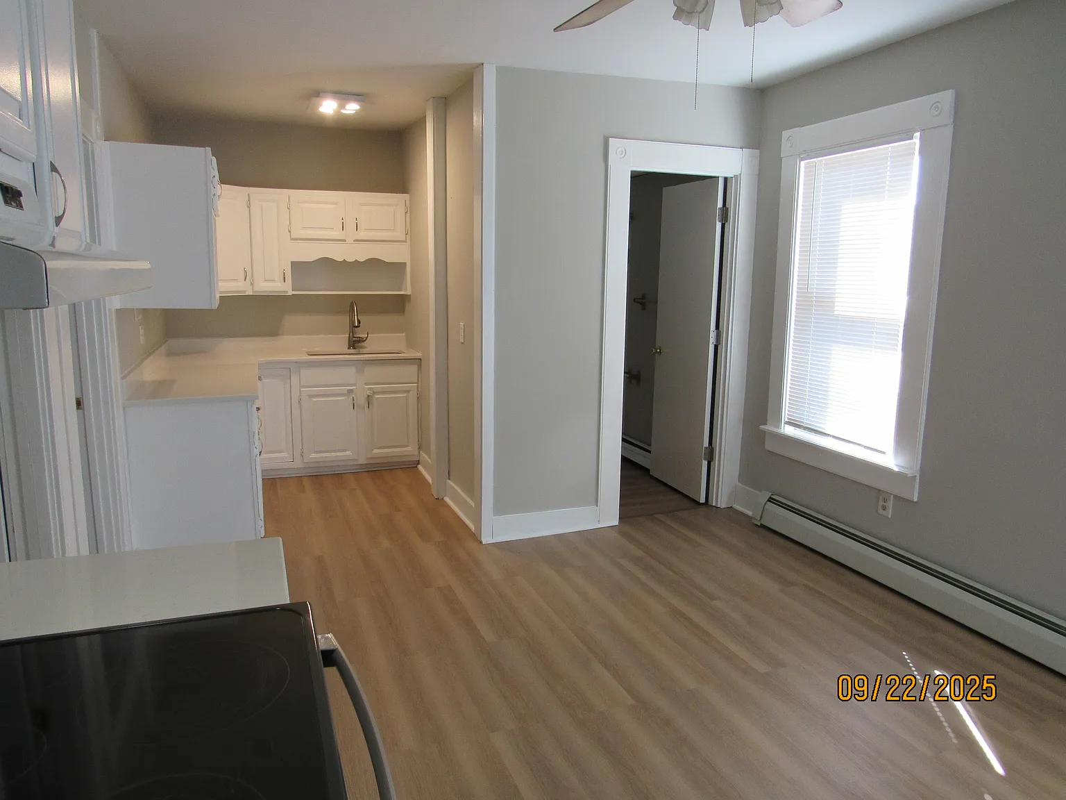 2 bed, 864 sqft, $1,900 — Photo 4