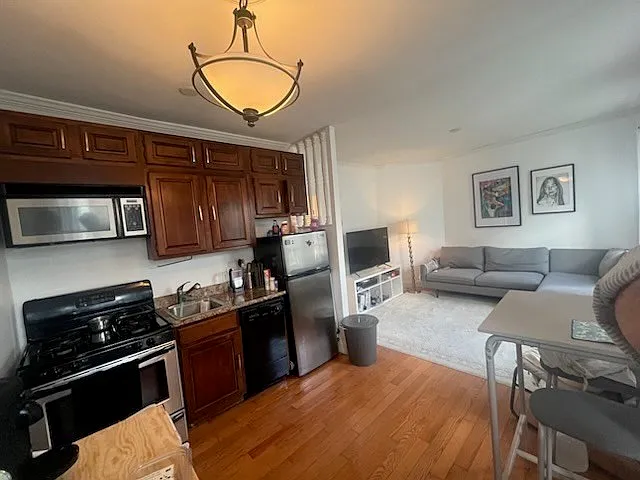 59 Phillips St #7 — Photo 4