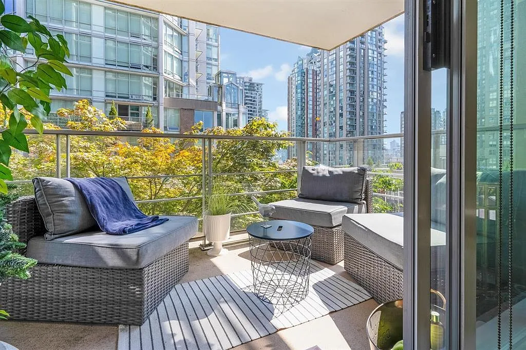 1 bed, 516 sqft, $2,400 — Photo 3