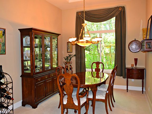 5th image of 20525 NE 33rd Ct