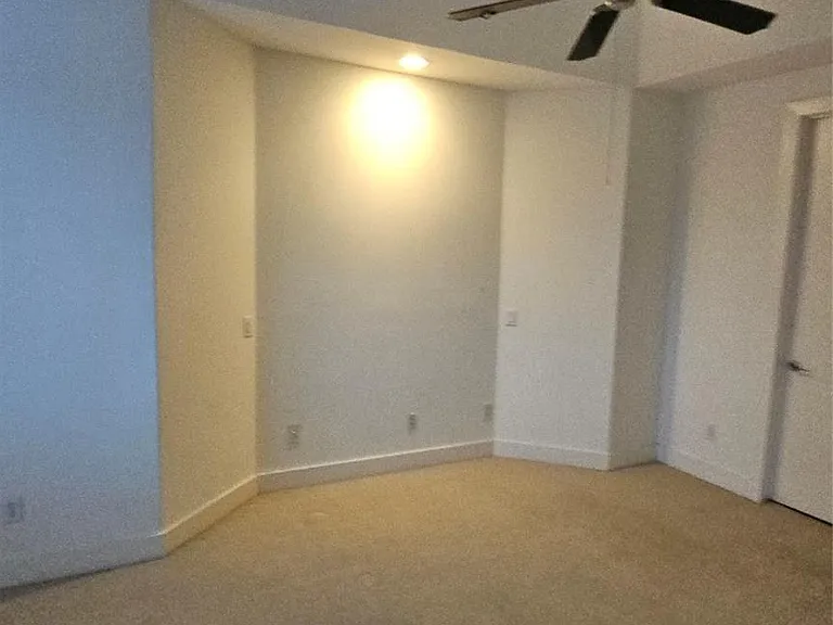 2301 Camden Dr #B — Photo 39