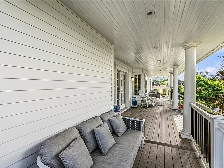 Bay Meadow Ln — Photo 31
