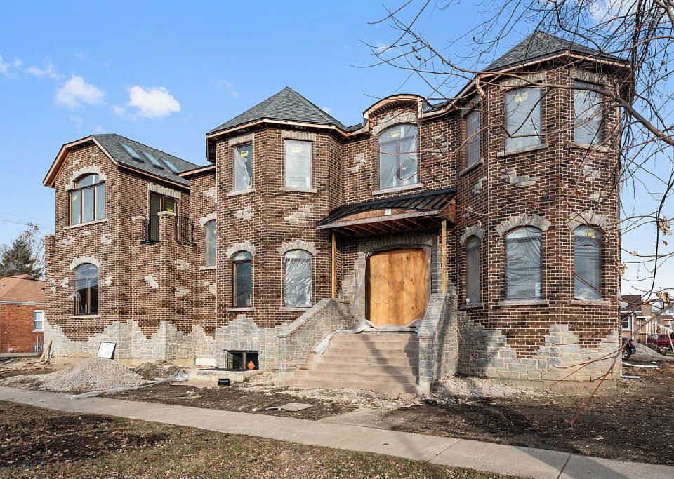 1st image of 7402 N Oketo Ave