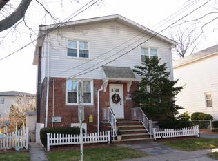 496 Sunset Ter, Ridgefield, NJ 07657