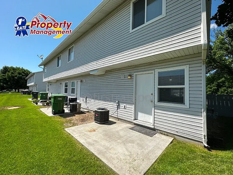 275 E Elbridge St — Photo 17