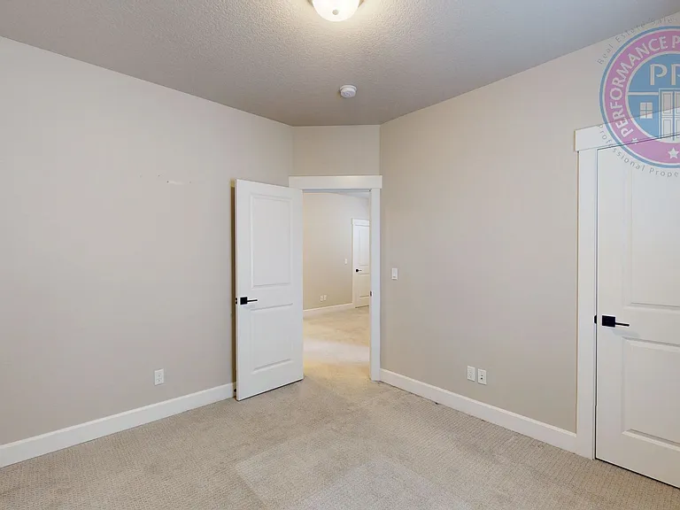4193 SE 69th Ave — Photo 34