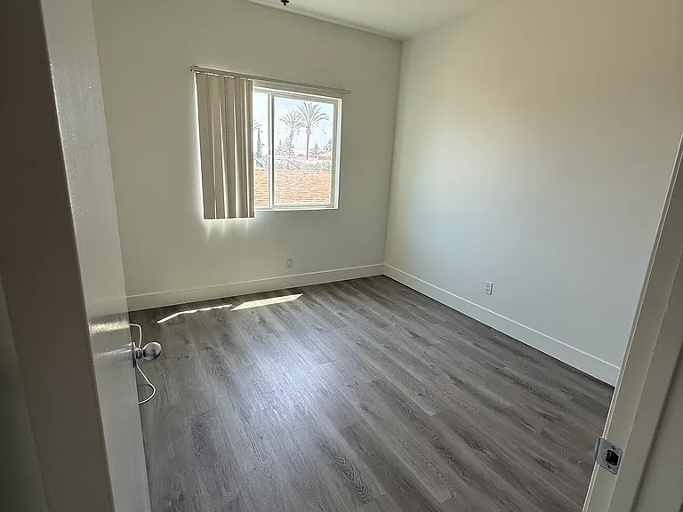 13748 Sherman Way — Photo 7