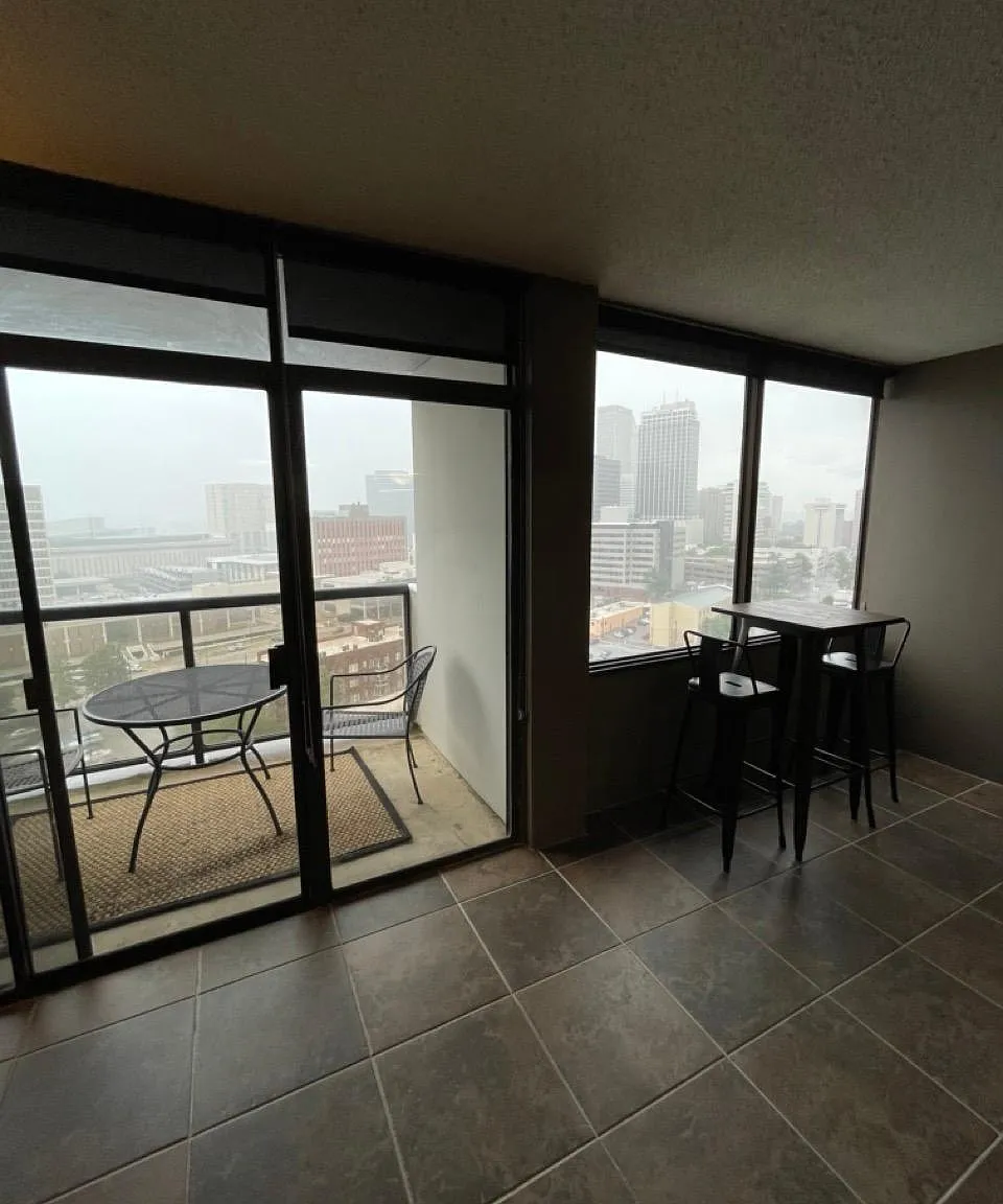 1 bed, 735 sqft, $1,500 — Photo 2