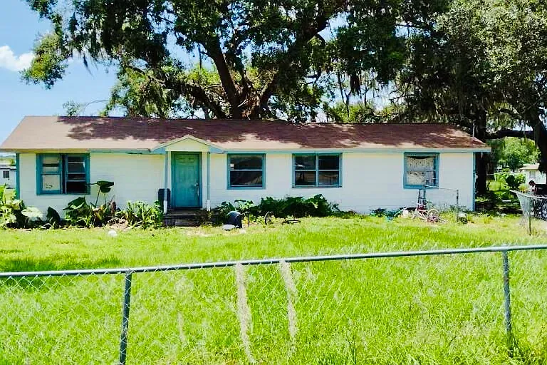 445 Longfellow Blvd — Photo 10