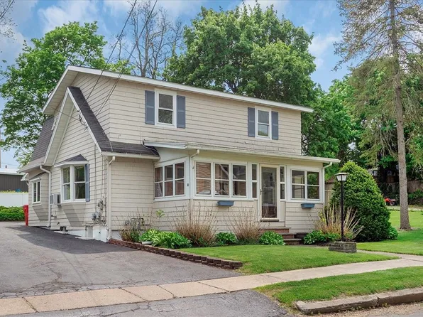3 Terrace Pl, Shortsville, NY 14548
