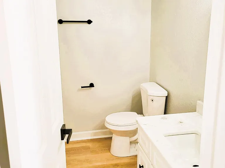 1802 Jackson Ave W #101 — Photo 5