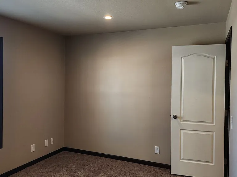 15 Grand Ave S #6 — Photo 10