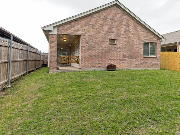 6432 Geneva Ln, Fort Worth, TX 76131