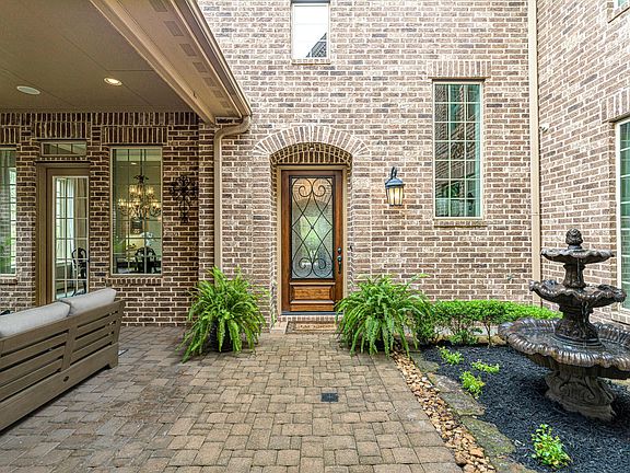 4th image of 26 Hollyflower Pl