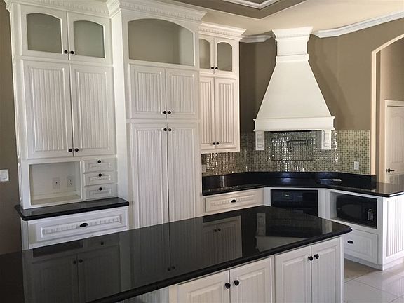 5th image of 209 Sendero E