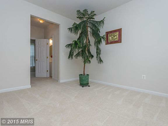 4th image of 15300 Tina Ln