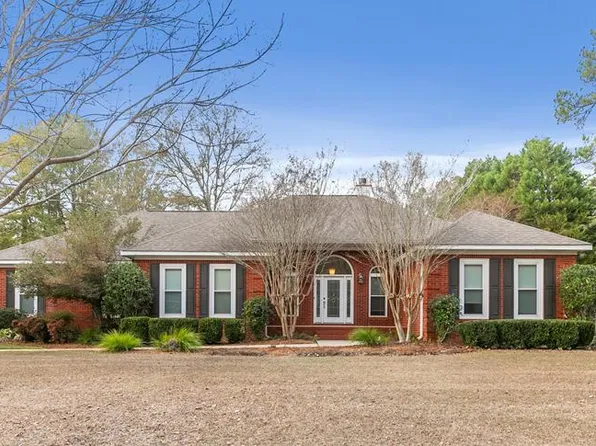 303 Stonegate Dr, Dothan, AL 36305