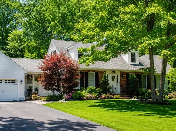 28 Lisa Beth Circle, Dover, NH 03820