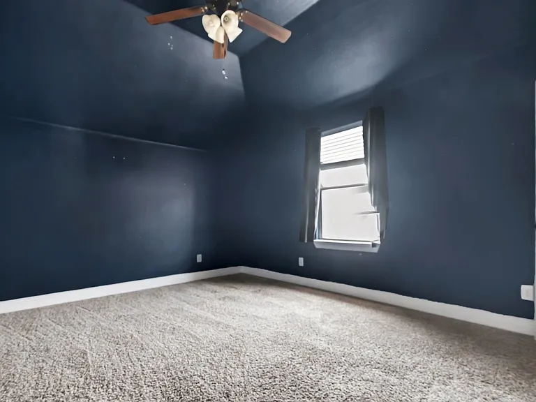 604 Darby Ln — Photo 33