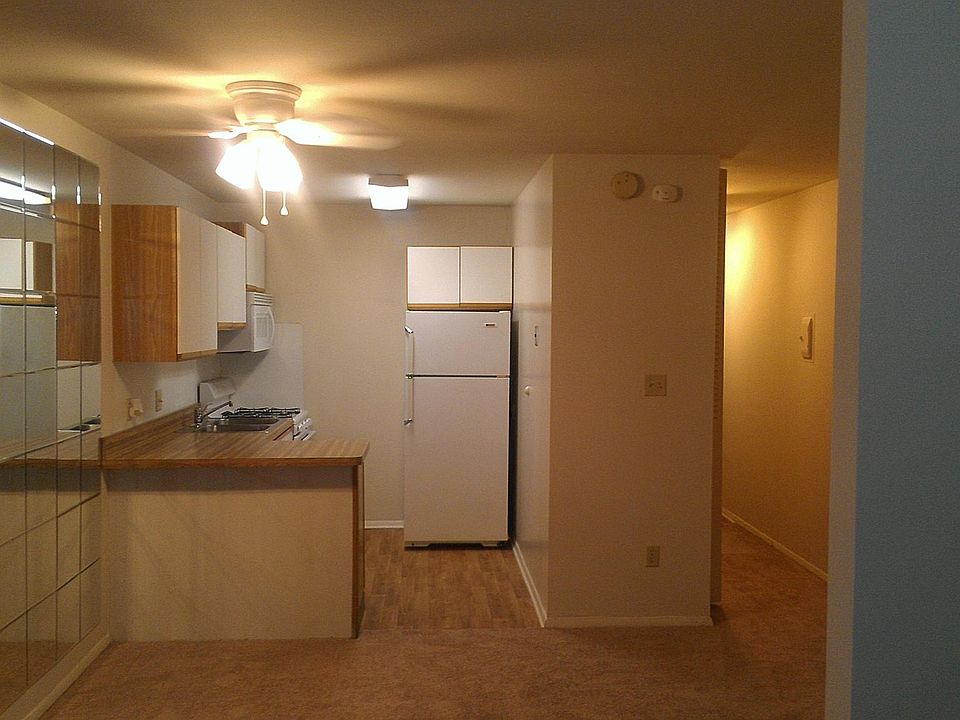 2nd image of 115 Twin Oaks Dr APT 307