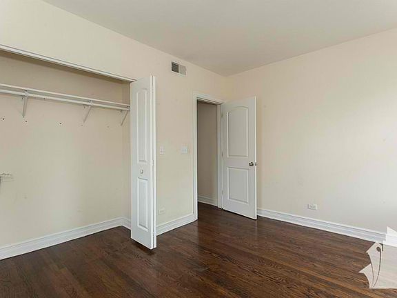 3rd image of 3808 N Sheffield Ave #1W5
