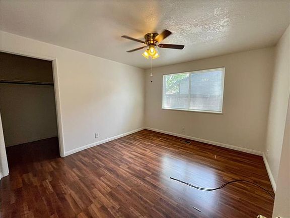 3rd image of 2292 Glen Vista Dr