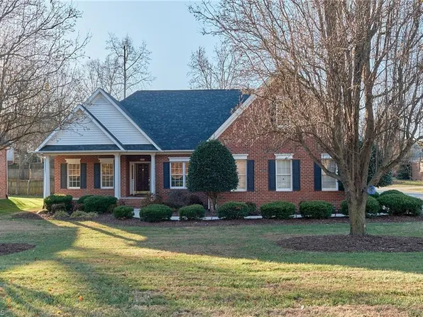 4411 Hunter Oaks Ct, High Point, NC 27265