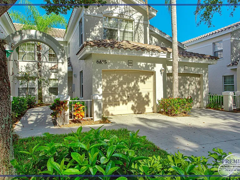 6855 Satinleaf Rd S #202 — Photo 32