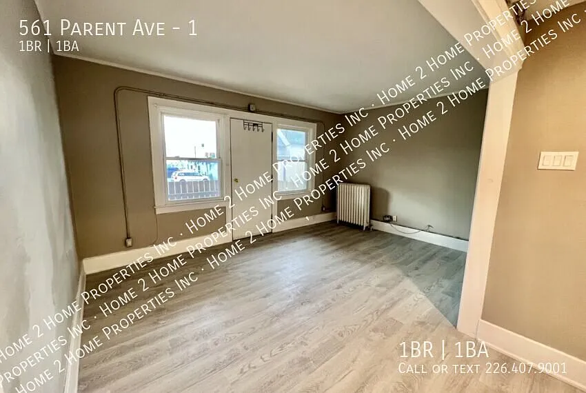 Newly Renovated 1-Bedroom Apartment — Photo 4