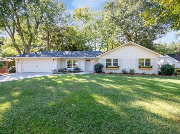 505 Gerry Ln, Sandy Springs, GA 30328