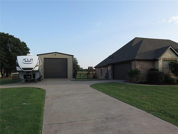 2nd image of 1009 Heather Ct