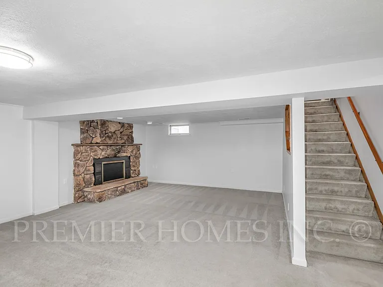 3812 Root Ave NE — Photo 16