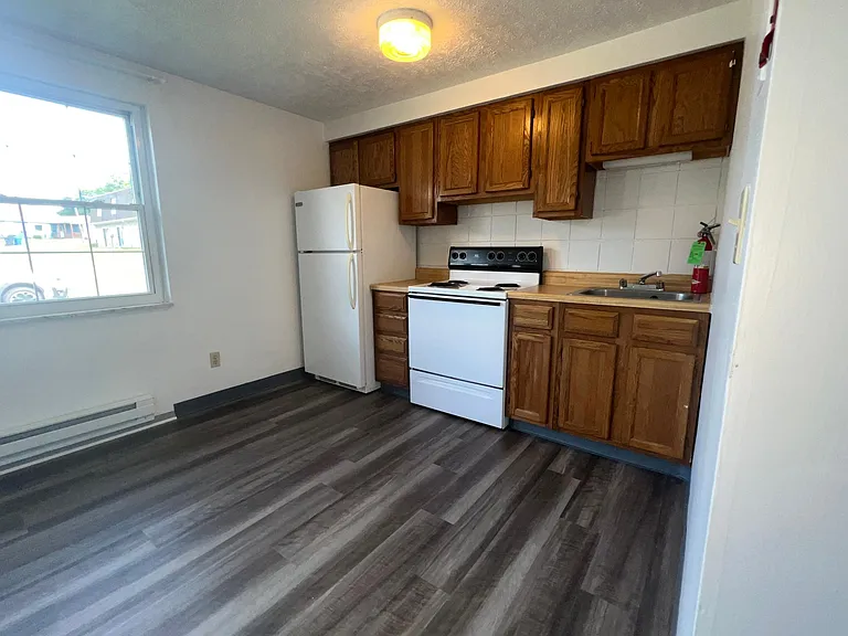 227 W Cooper St — Photo 7