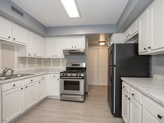 2nd image of 6290 Greenwood Pkwy APT 403