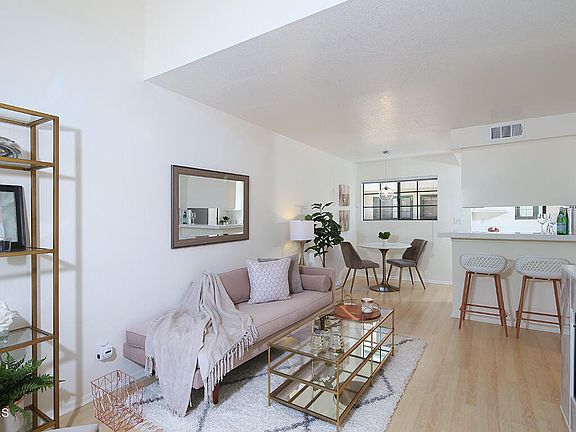 2nd image of 170 N Sierra Bonita Ave APT 2