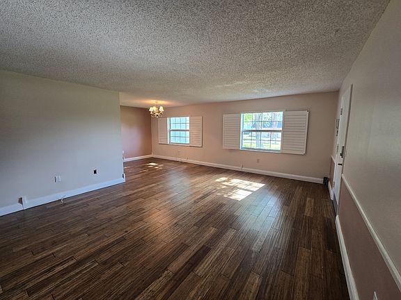 3rd image of 1701 Belleair Forest Dr APT B