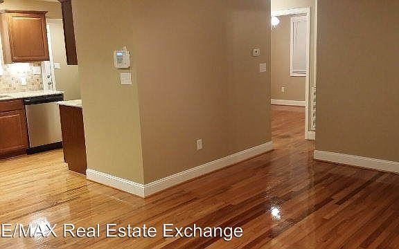 5th image of 1009 E 8th St