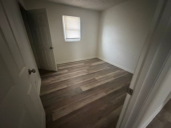 5th image of 915 Race St #14