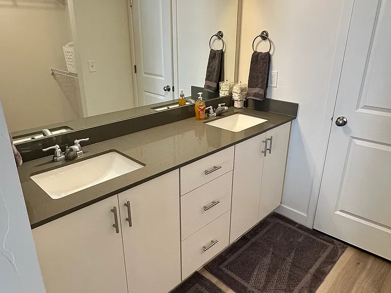 860 Place Townhomes — Photo 16