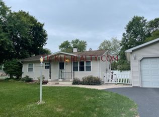 5 Fairlawn Dr, Honeoye Falls, NY 14472