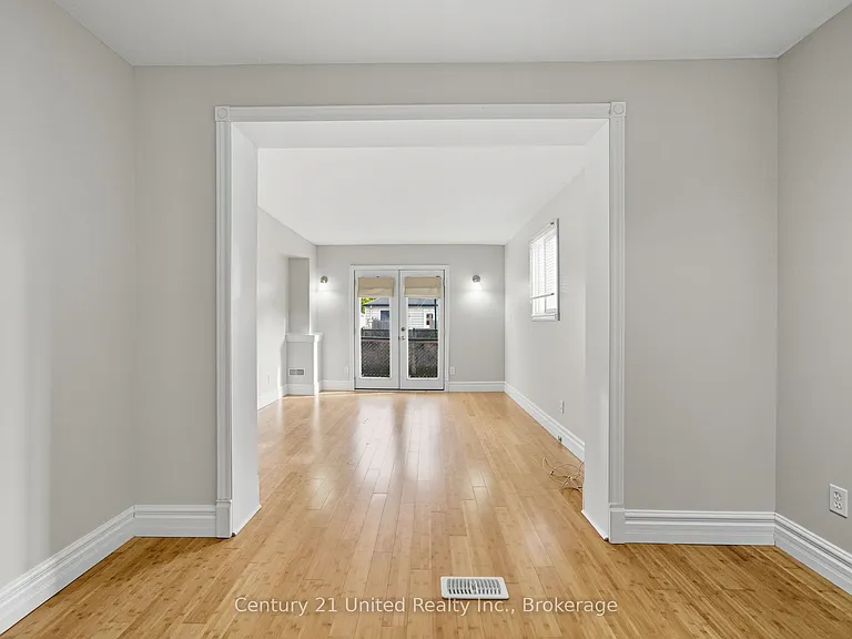 559 Hamilton St — Photo 23