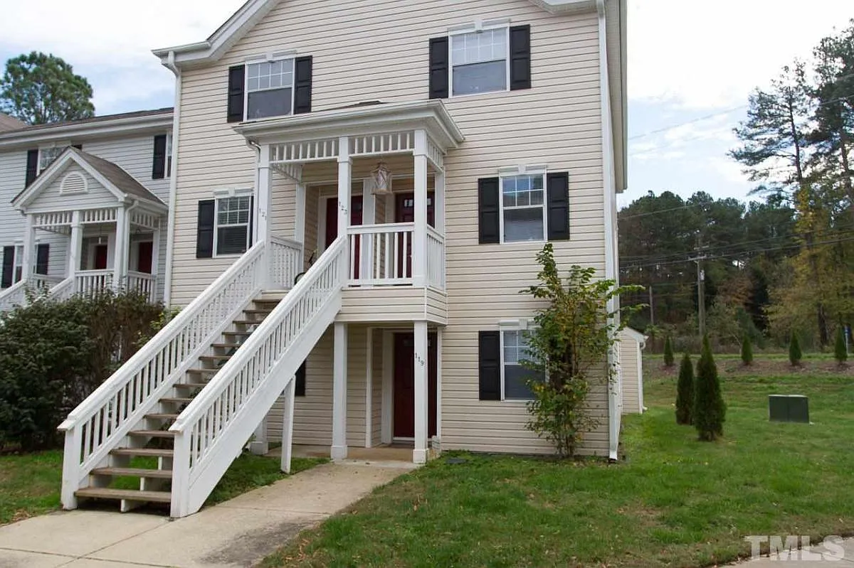 2 bed, 1133 sqft, $1,550 — Photo 1